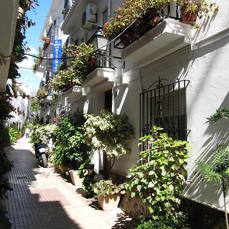 Hostal La Pilarica Marbella Bagian luar foto