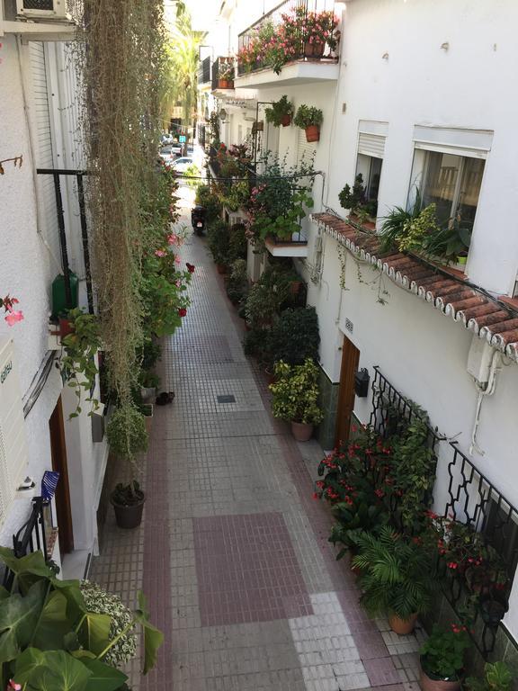 Hostal La Pilarica Marbella Bagian luar foto