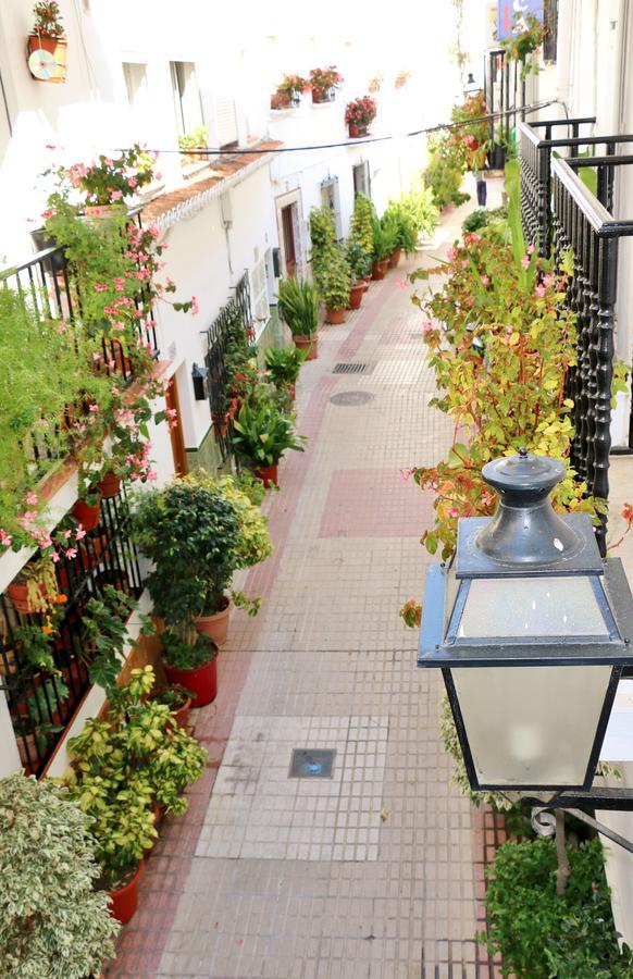 Hostal La Pilarica Marbella Bagian luar foto